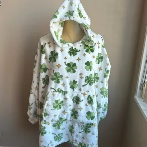 Marlo Lorenz Throwzy Poncho At Patrick’s Boots Clover One Size