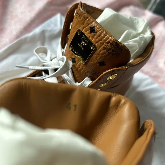 MCM DESIGNER SNEAKERS SZ 41