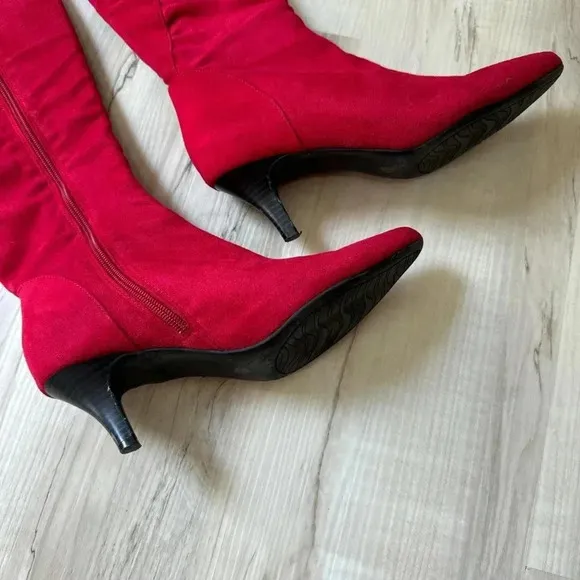 Memory foam women's boots size 9M Red