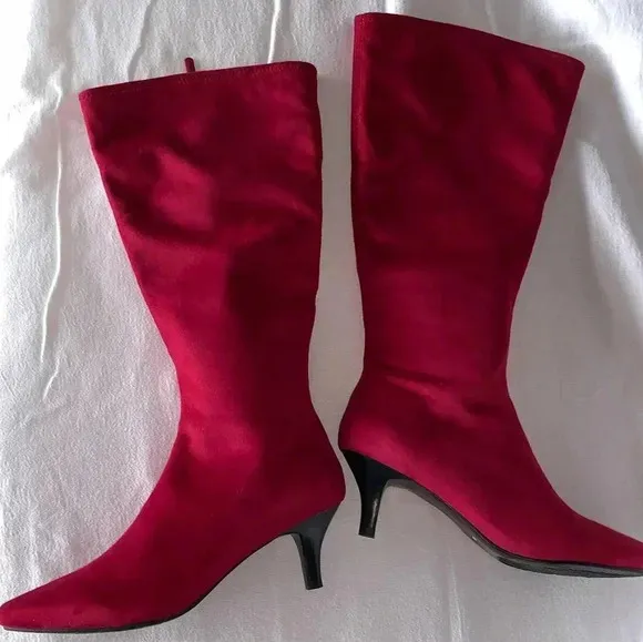 Memory foam women's boots size 9M Red