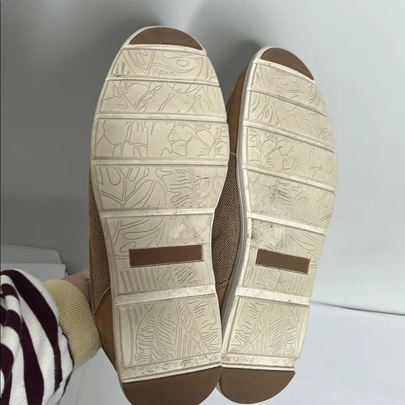 Men’s 10.5 Tommy Bahama Casual Tan Slip-On Shoes