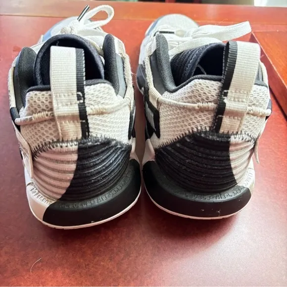 Mens adidas sneakers. Size 8