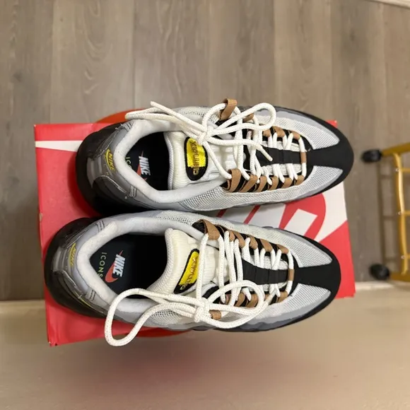 Men’s Black and White Sneakers