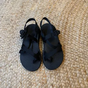 Men’s black Chaco sandals