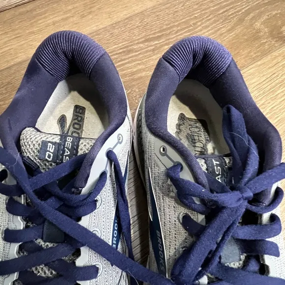 Men's Brooks Beast 20 Running Shoes