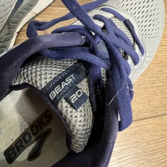 Men's Brooks Beast 20 Running Shoes