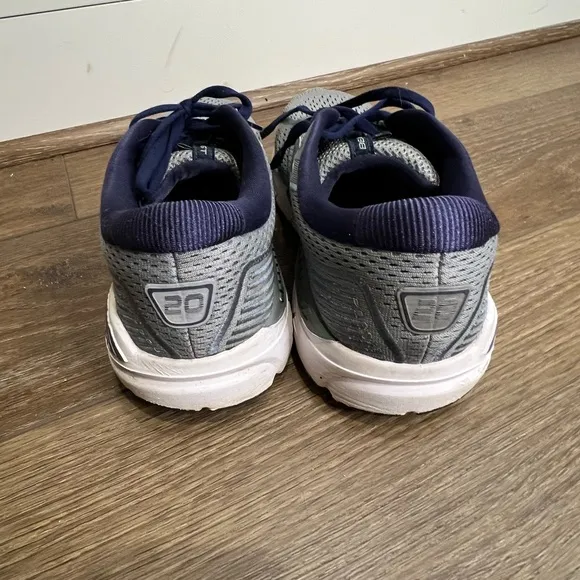 Men's Brooks Beast 20 Running Shoes