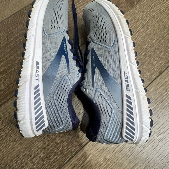Men's Brooks Beast 20 Running Shoes
