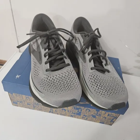 Mens Brooks Gray And Black Trace 3 Running Shoes!