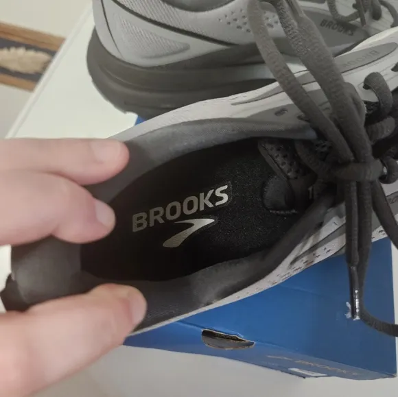 Mens Brooks Gray And Black Trace 3 Running Shoes!