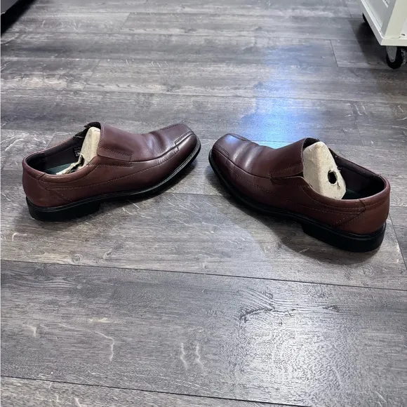 Men's Clark’s Brown Leather Slip On Shoes SZ 9.5