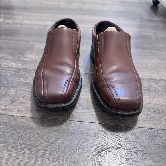 Men's Clark’s Brown Leather Slip On Shoes SZ 9.5