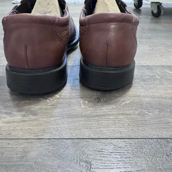 Men's Clark’s Brown Leather Slip On Shoes SZ 9.5