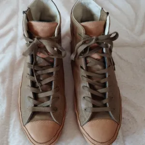Men's Converse leather sneakers.  Size 9.5
