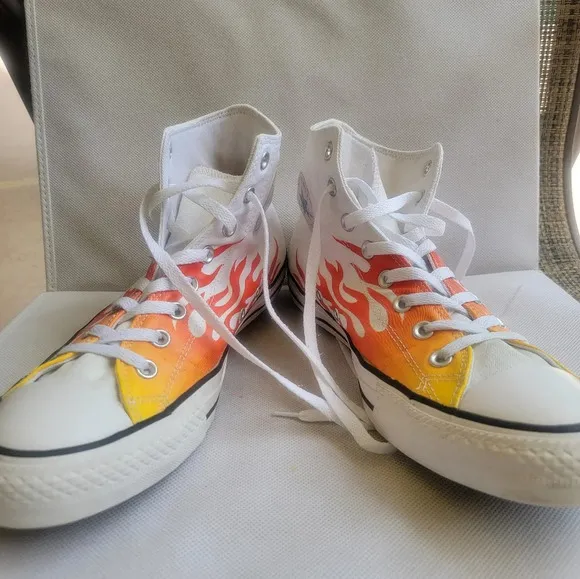 MEN'S HIGH TOP ALL STAR‎ CONVERSE SNEAKERS WITH FLAME DESIGN (sz - 11.5)