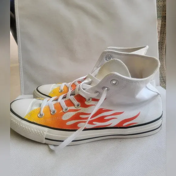 MEN'S HIGH TOP ALL STAR‎ CONVERSE SNEAKERS WITH FLAME DESIGN (sz - 11.5)