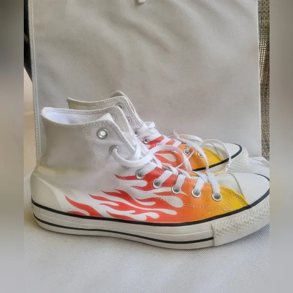 MEN'S HIGH TOP ALL STAR‎ CONVERSE SNEAKERS WITH FLAME DESIGN (sz - 11.5)