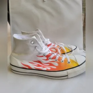 MEN'S HIGH TOP ALL STAR‎ CONVERSE SNEAKERS WITH FLAME DESIGN (sz - 11.5)