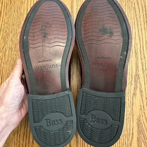 Men’s New Bass Weejuns Classic Black double Tassel Loafers.