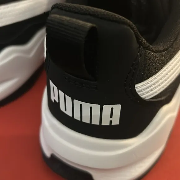Mens Puma Zip C sneakers Black/white sz 9