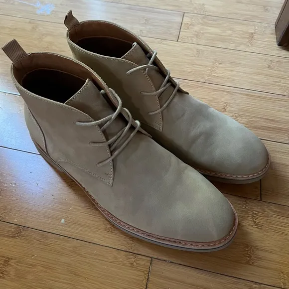 Men's Tan Chukka Boots Size 9.5