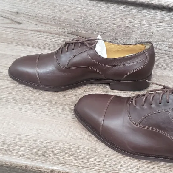 Men's Valentino brown dress shoes like new size 10.5