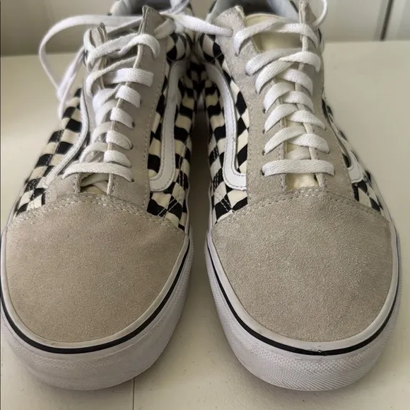*MEN’S VANS OLD SKOOL CHECKERBOARD SNEAKERS (sz 11.5)