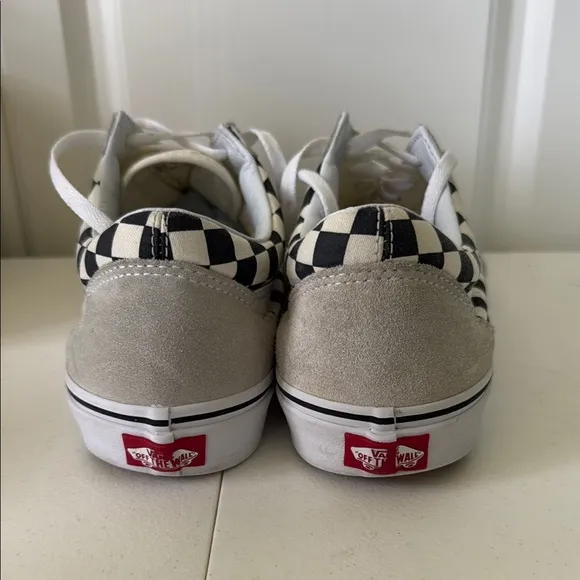 *MEN’S VANS OLD SKOOL CHECKERBOARD SNEAKERS (sz 11.5)