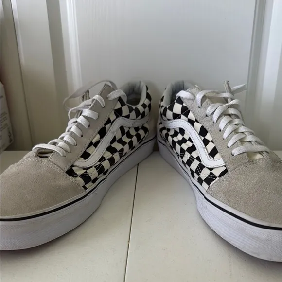 *MEN’S VANS OLD SKOOL CHECKERBOARD SNEAKERS (sz 11.5)