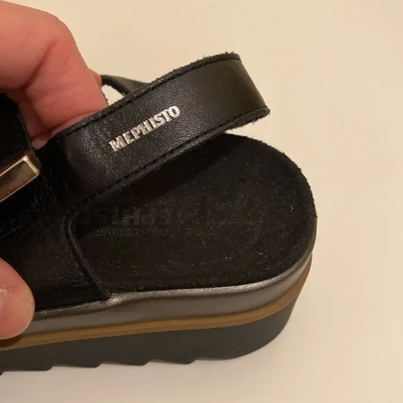 MEPHISTO DOMINICA BLACK LEATHER DAD SANDALS . Size 36