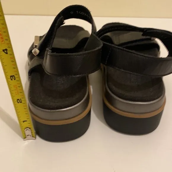 MEPHISTO DOMINICA BLACK LEATHER DAD SANDALS . Size 36