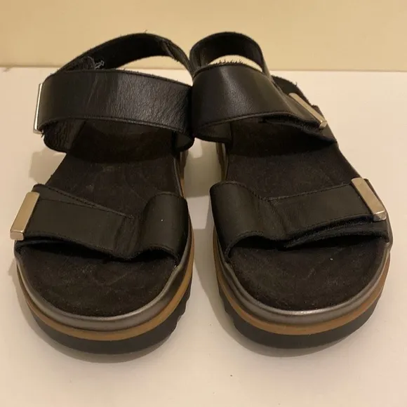 MEPHISTO DOMINICA BLACK LEATHER DAD SANDALS . Size 36