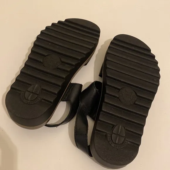 MEPHISTO DOMINICA BLACK LEATHER DAD SANDALS . Size 36