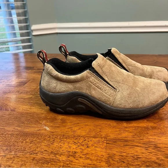 Merrell women’s Jungle Moc Taupe slip on shoes size 8