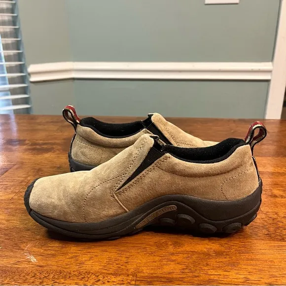 Merrell women’s Jungle Moc Taupe slip on shoes size 8