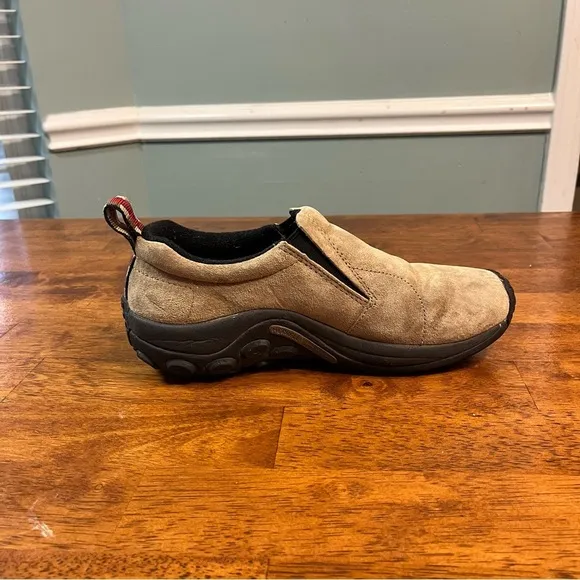 Merrell women’s Jungle Moc Taupe slip on shoes size 8