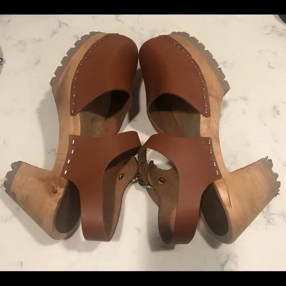 MIA Abba clogs / sandals NEW