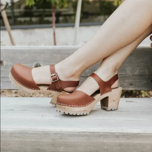 MIA Abba clogs / sandals NEW
