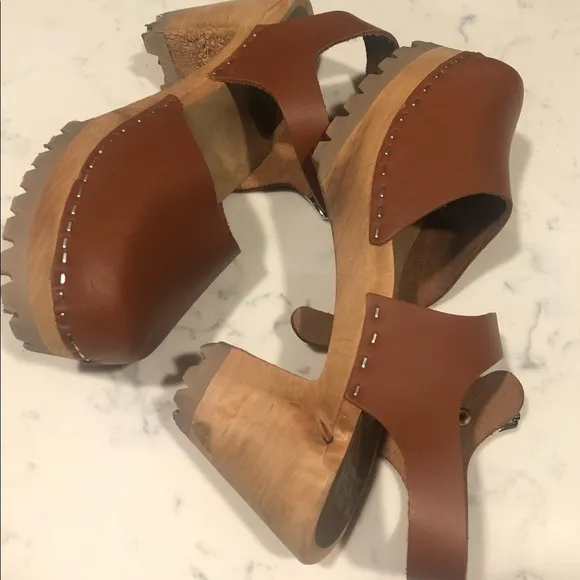 MIA Abba clogs / sandals NEW