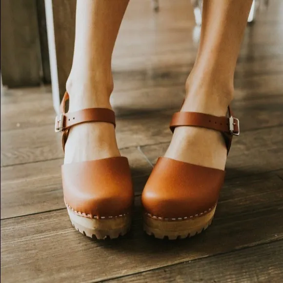 MIA Abba clogs / sandals NEW
