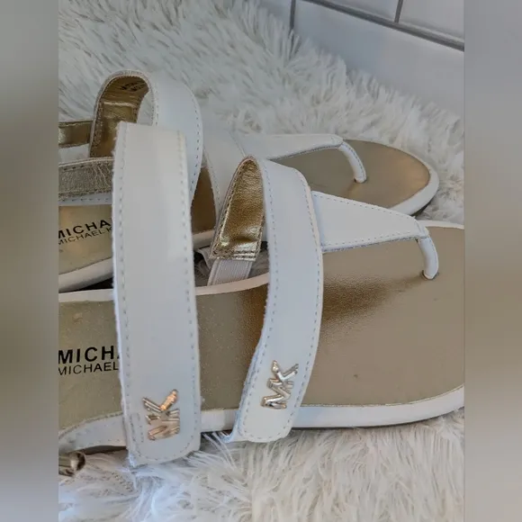 Michael Kors MK NWT White / Dorado Girl Sandals Sz 1