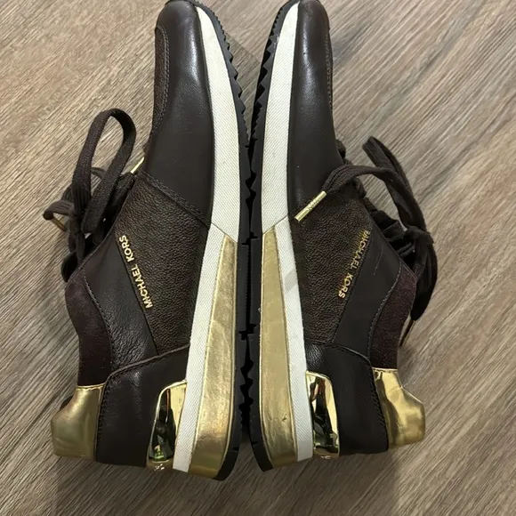 Michael Kors monogrammed allie trainer sneakers size - 8M