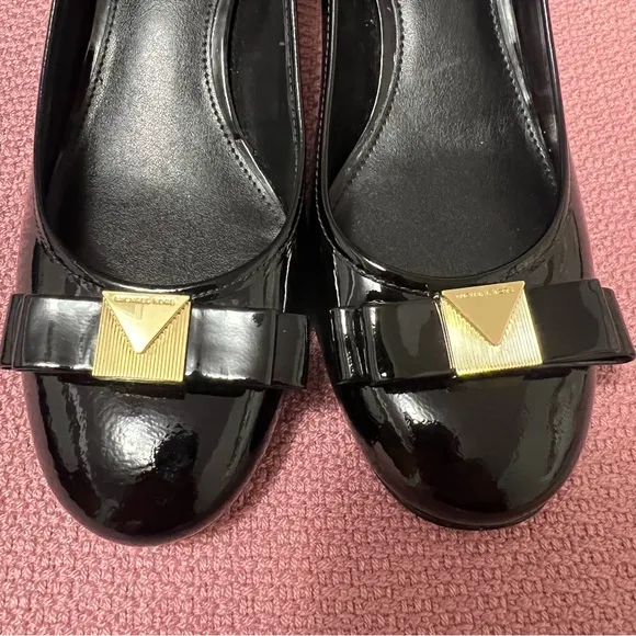 Michael Kors Patent Leather Heels size 7.5 Caroline Mid Pump Shoes