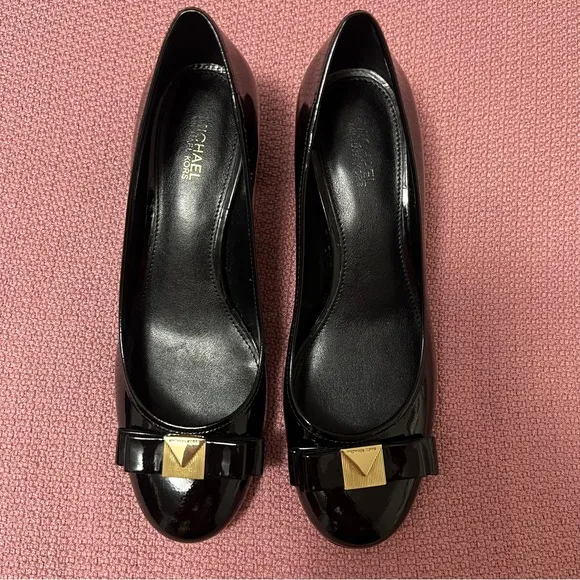 Michael Kors Patent Leather Heels size 7.5 Caroline Mid Pump Shoes