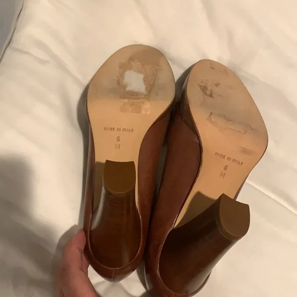 MICHAEL KORS Size 6 brown leather shoes in very good condition