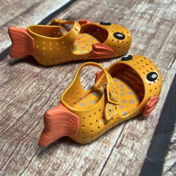 Mini Melissa goldfish