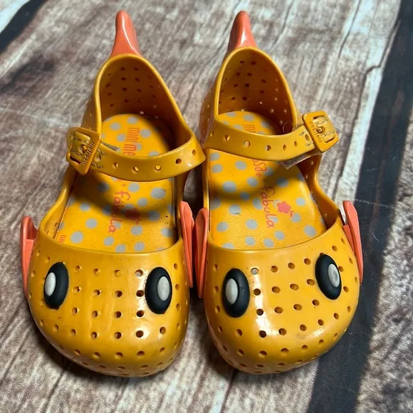 Mini Melissa goldfish
