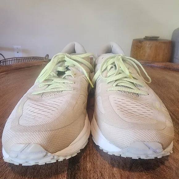 mismatched* Asics MetaRun Running Shoes 1011A603 Mens 8.5 &amp; 9.5