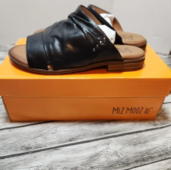 Miz Moo Dandelion Sandals