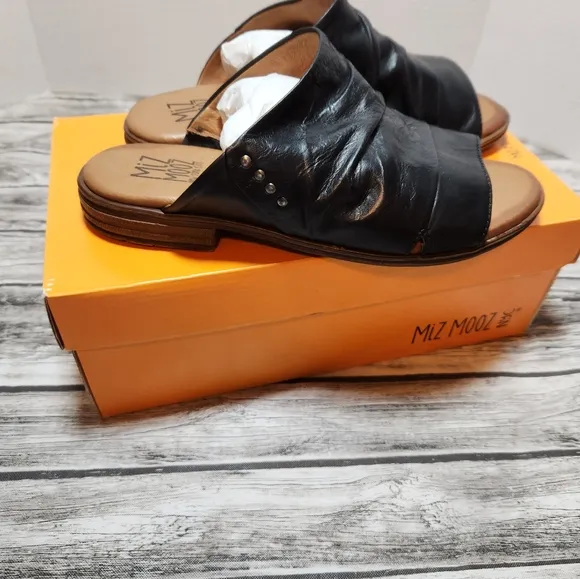 Miz Moo Dandelion Sandals